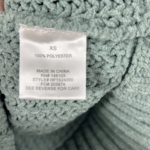 NWT Hippie Rose XS sage green chenille cable knit sweater - Picture 5 of 6